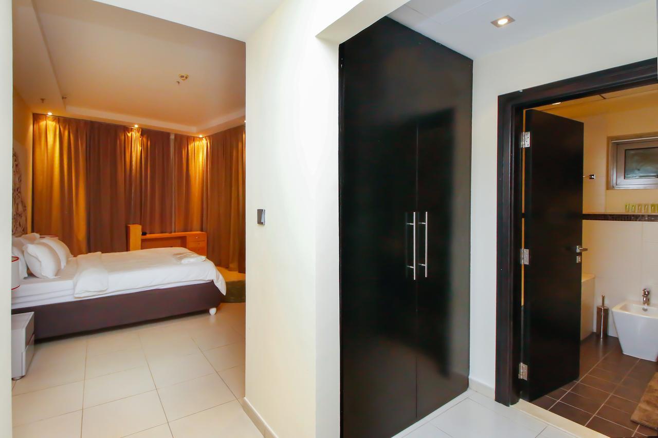 Rh- Skyview Tower, Marina, Spacious 1br Apartment Dubai